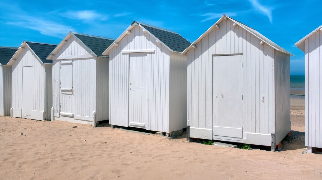 Cabines de plage - Bernieres-Sur-Mer