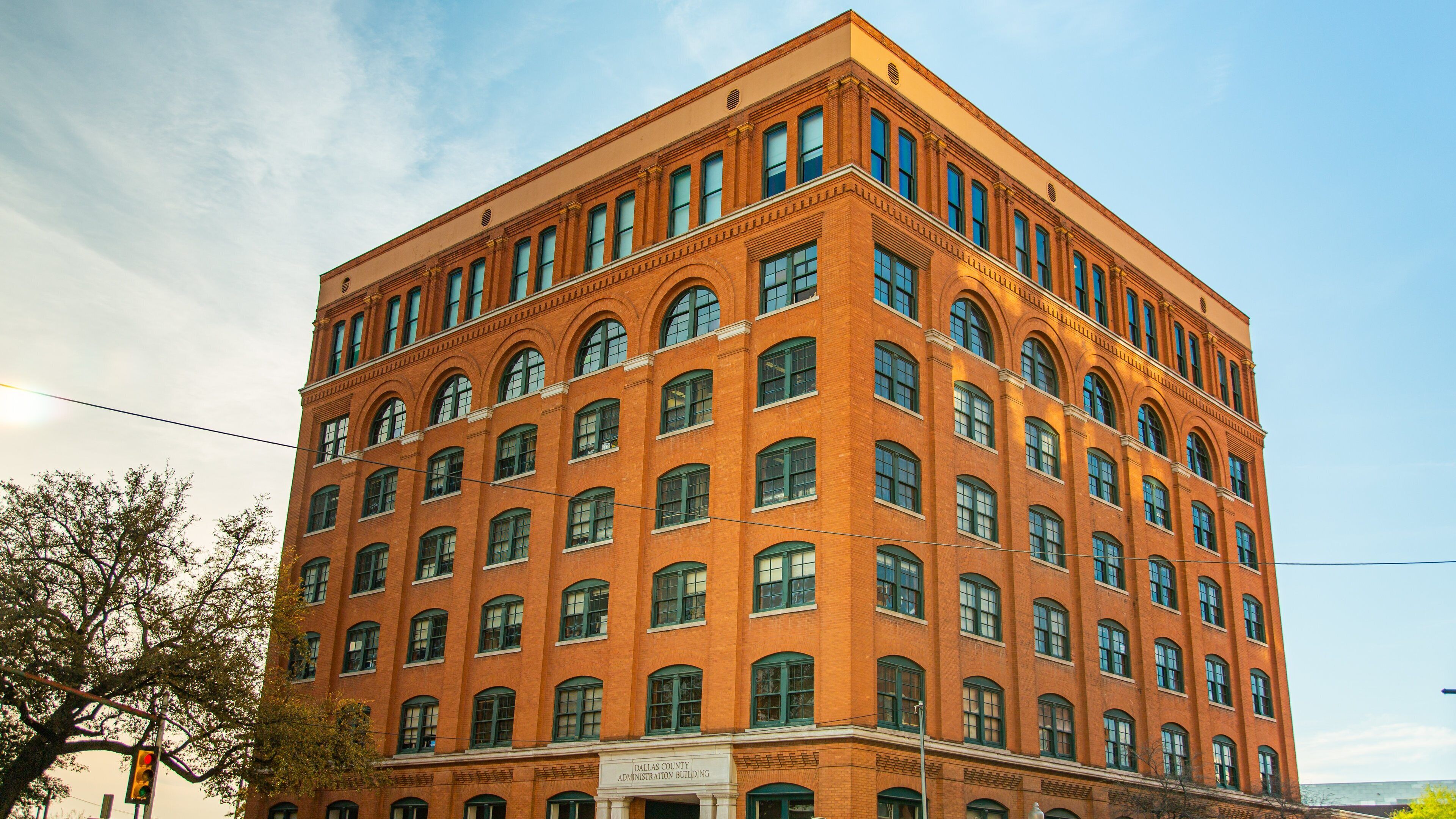 Dealey Plaza showing heritage architecture