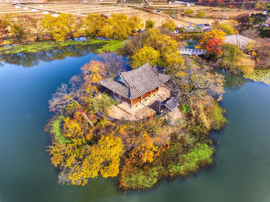 korean Traditional House in Wiryangji Reservoir, Miryang, Gyeongsangnamdo, South Korea
