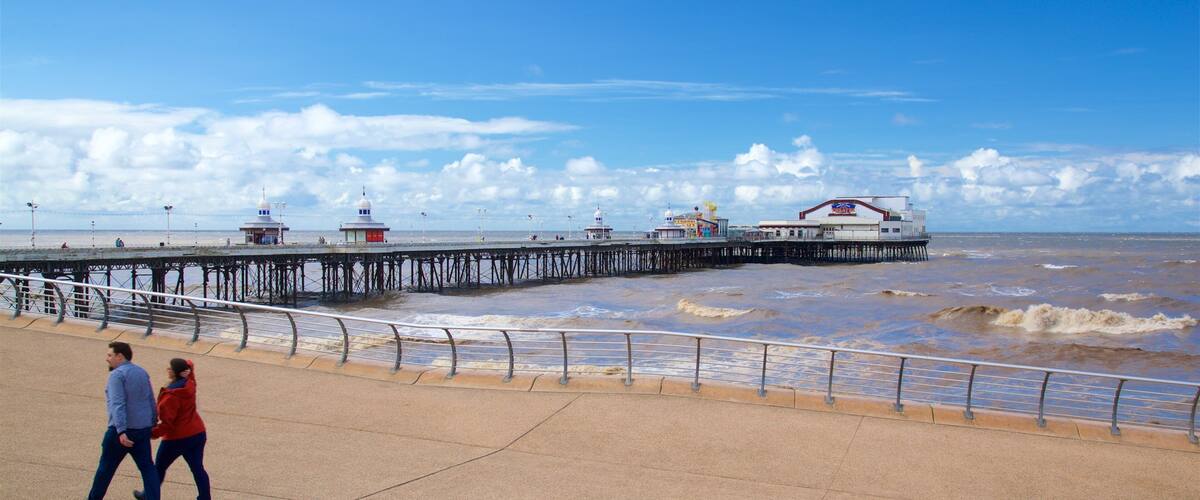 Nord-moloen som inkluderer kyst i tillegg til par