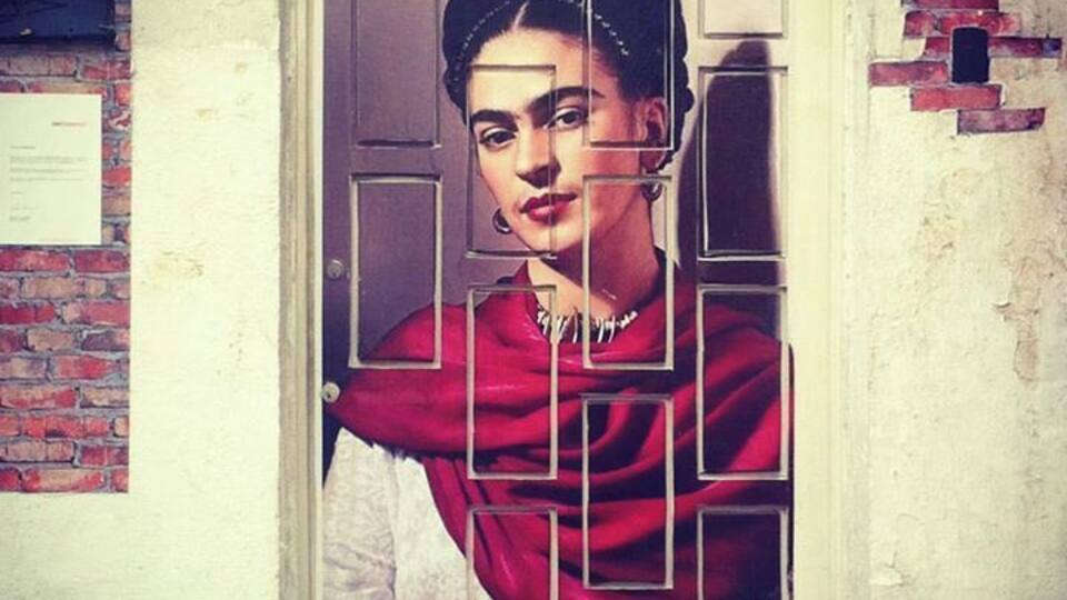 The San Antonio area in Cali, Colombia is filled with beautiful houses and street art.
This door had a painting of the quite famous woman Frida Kahlo.
#iphone #streetart