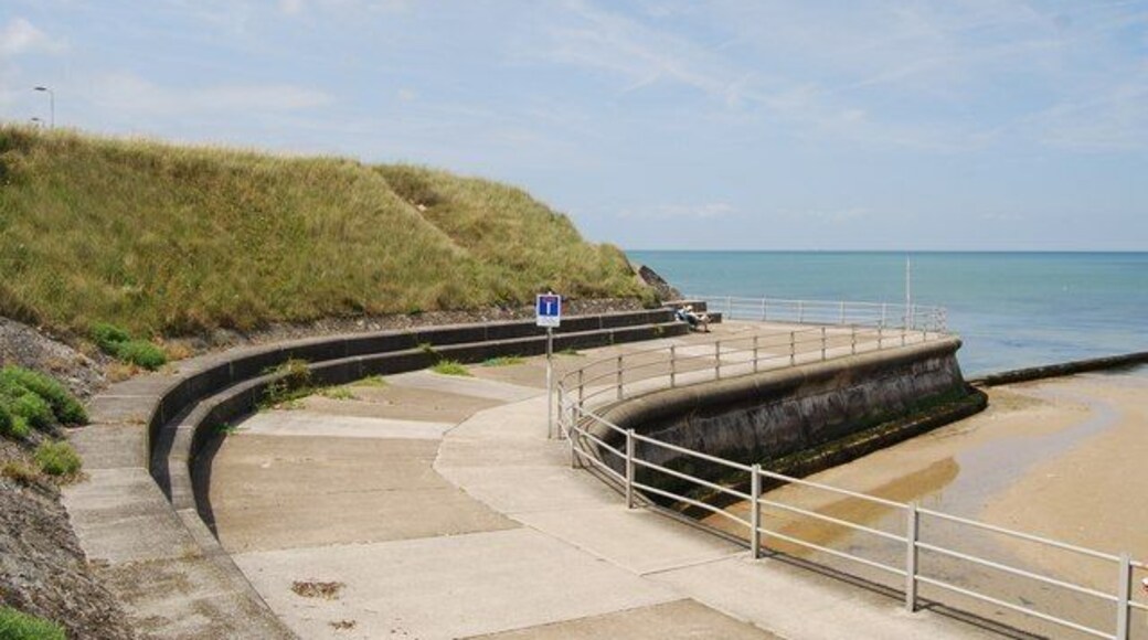 Promenade at the western end of Westgate Bay