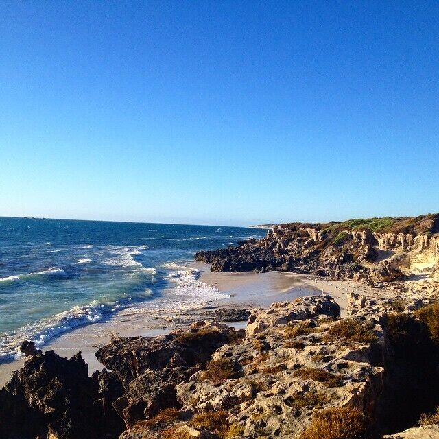This is a beach close to mi casa! Hardly the best beach for surfing or swimming in Perth, but it is scenic and has a great running trail that extends all the way along the West Coast. 