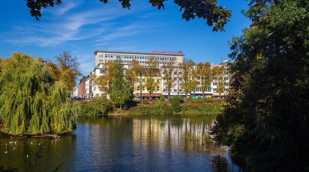 K21 Staendehaus showing a pond