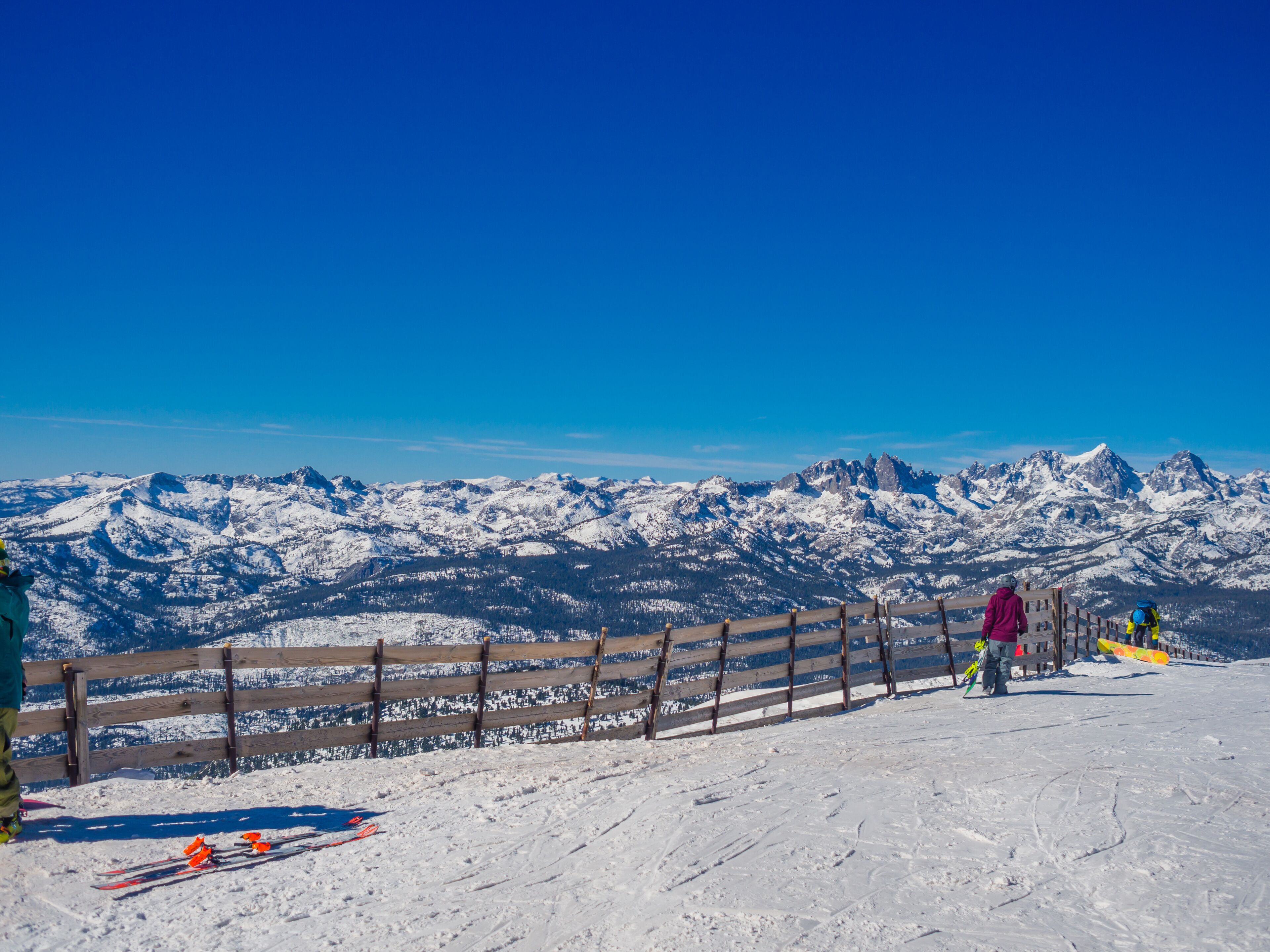 MAMMOTH LAKES, CA - November 8  2015, Beautiful day at Mammoth M