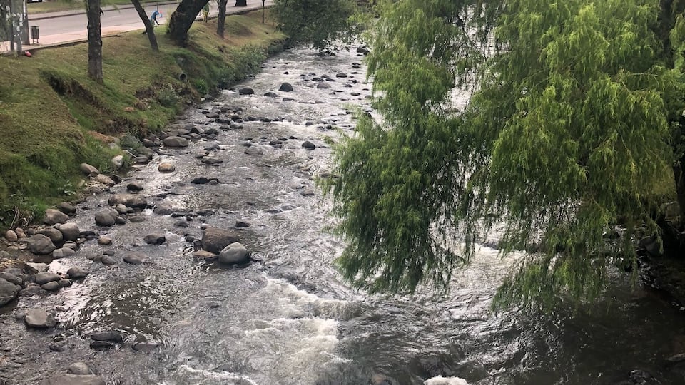 Santa Ana de los Cuatro Ríos de Cuenca is a beautiful city surrounded by rivers.
It is widely regarded as the most European city in the country of Ecuador due to its 16th and 17th century era Spanish colonial architecture resembling cities and architecture throughout Spain.
