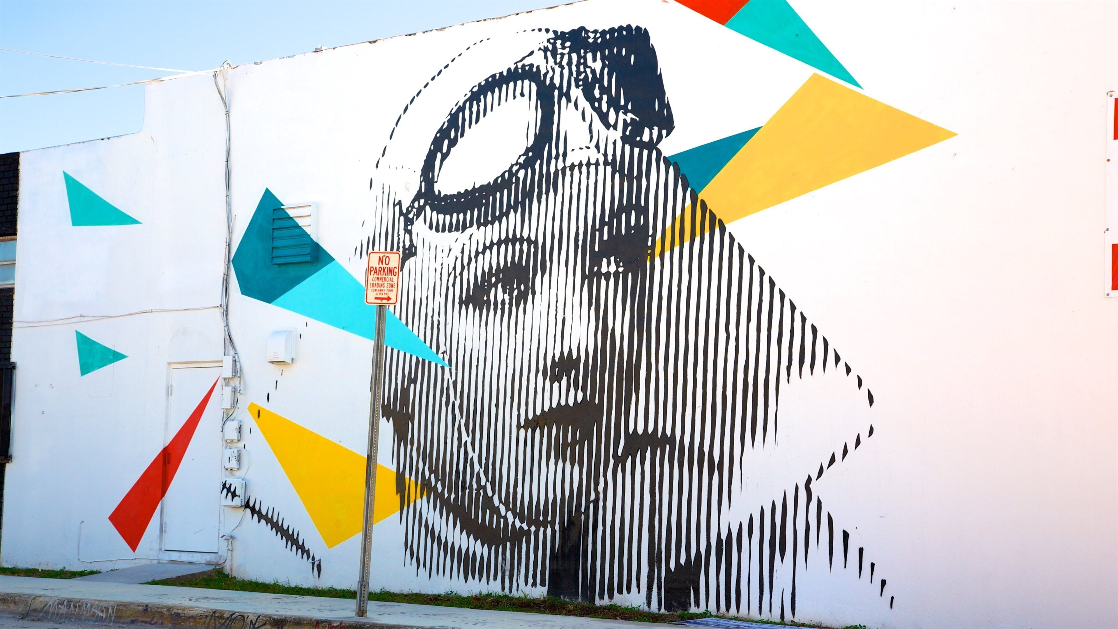 Miami which includes outdoor art