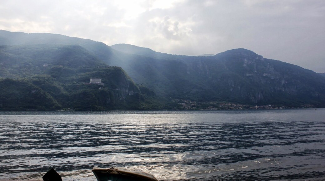 flash sul lago......