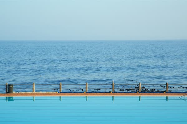 Schwimmbad Sea Point Swimming Pool welches beinhaltet allgemeine Küstenansicht, Pool und Küstenort