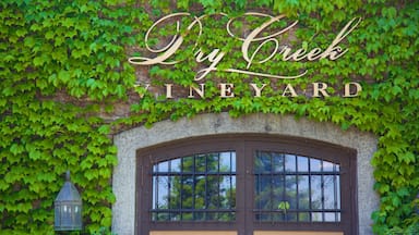 Dry Creek Vineyard showing signage