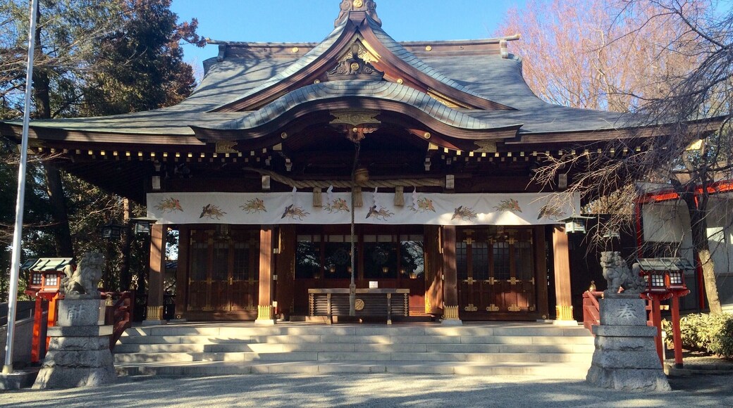 神奈川県座間市入谷に鎮座する鈴鹿明神社の拝殿。