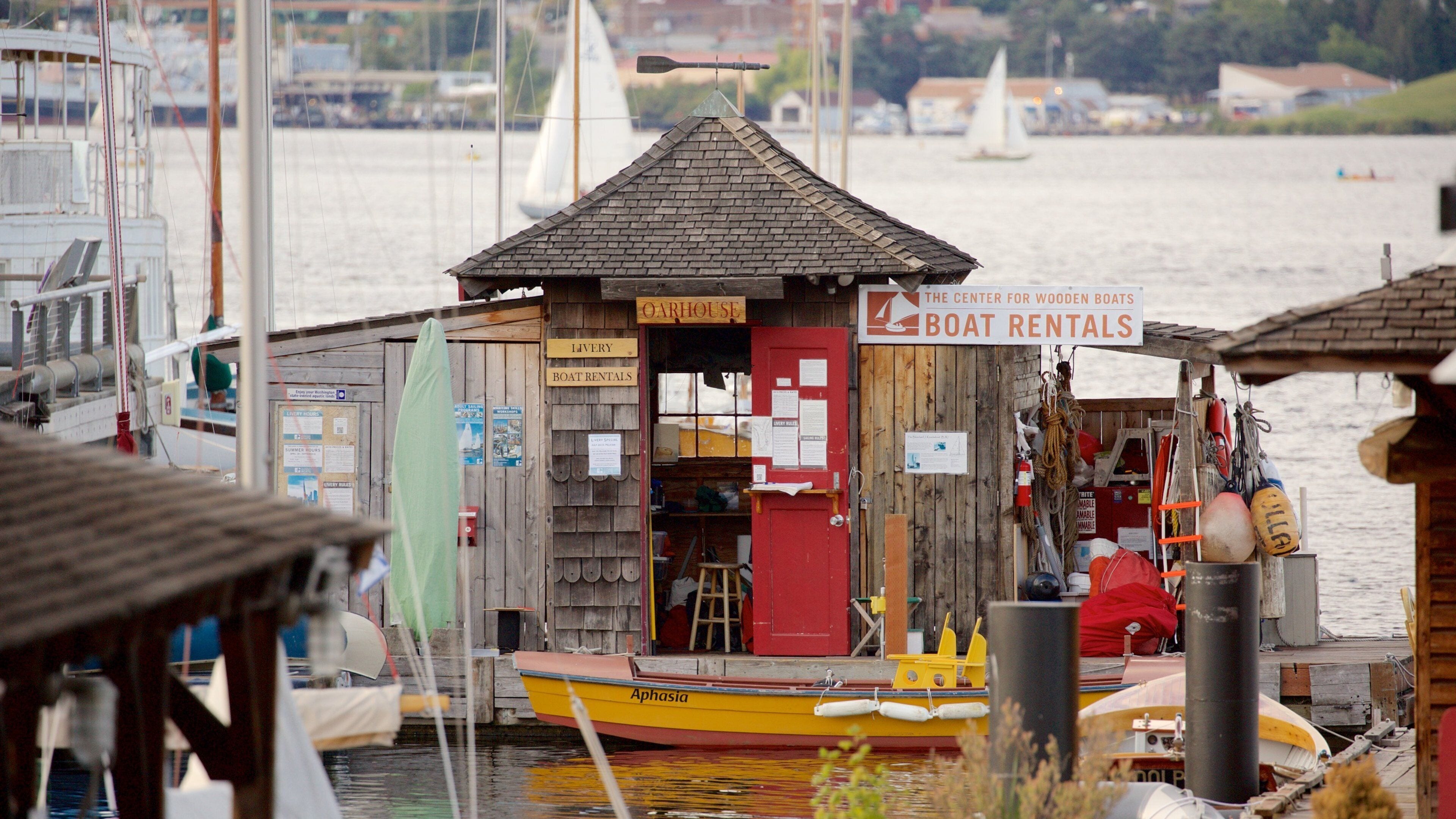 Center for Wooden Boats inclusief varen en een baai of haven