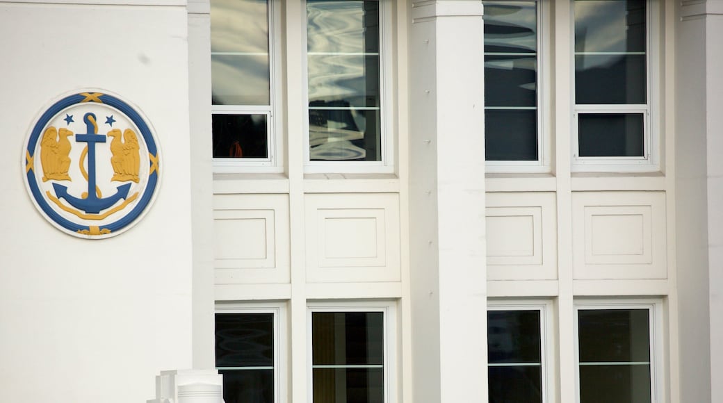 Museo de la Historia y la Industria ofreciendo arquitectura patrimonial