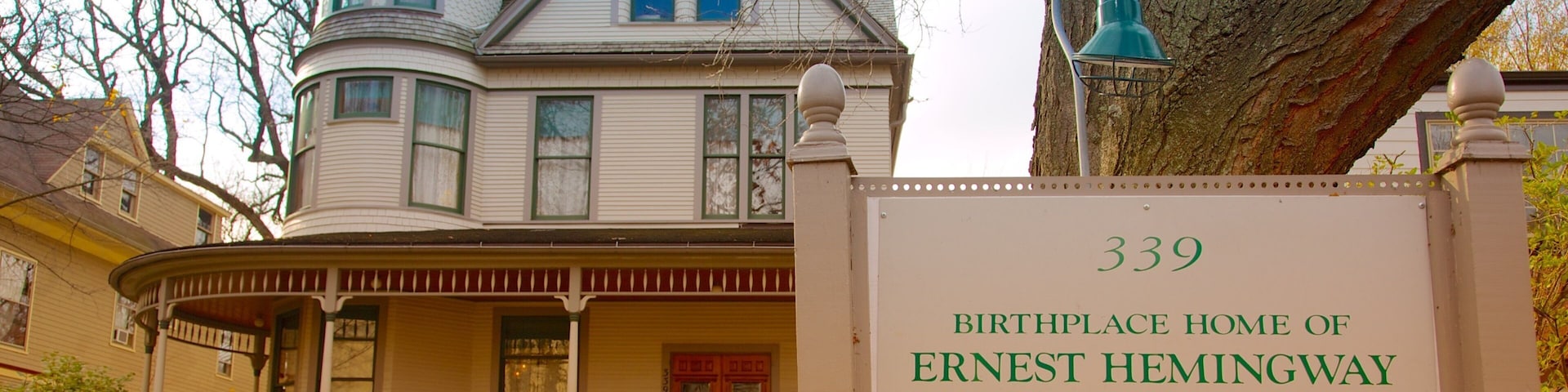 Casa-Museu de Ernest Hemingway caracterizando sinalização e uma casa
