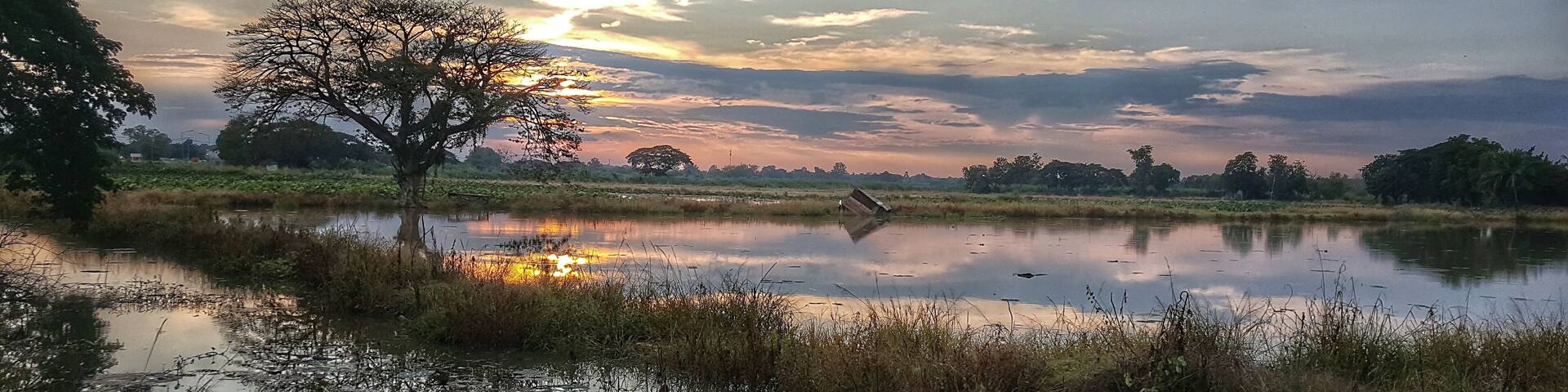 Usually full of Lotus flowers which makes exceptionally beautiful photos, but catch the right sunset when no lotus flowers are growing and you get more fantastic results
