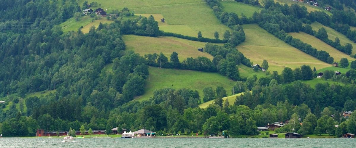 Lake Zell showing tranquil scenes and a lake or waterhole