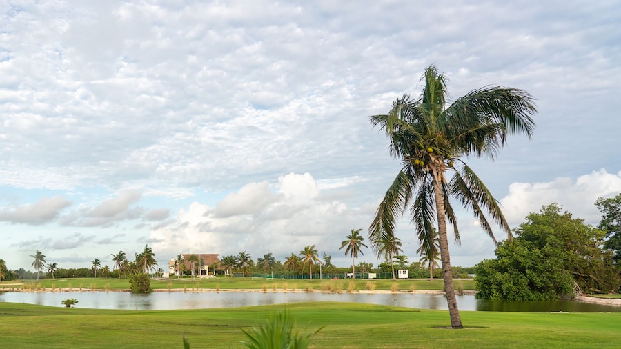 Kukulcan blvd golf course in Cancun, Mexico. Luxury resort game