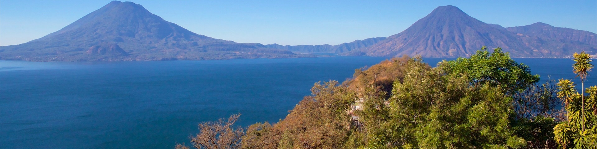 솔롤라 이 포함 산 과 호수 또는 샘