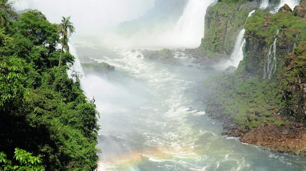 Caption---- Iguacu Falls, Brazil