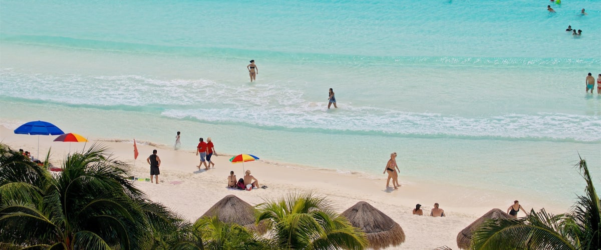 Gaviota Azul Beach showing tropical scenes, a sandy beach and general coastal views