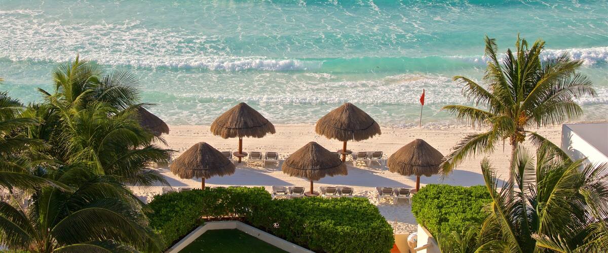 Gaviota Azul Beach showing a beach, general coastal views and tropical scenes