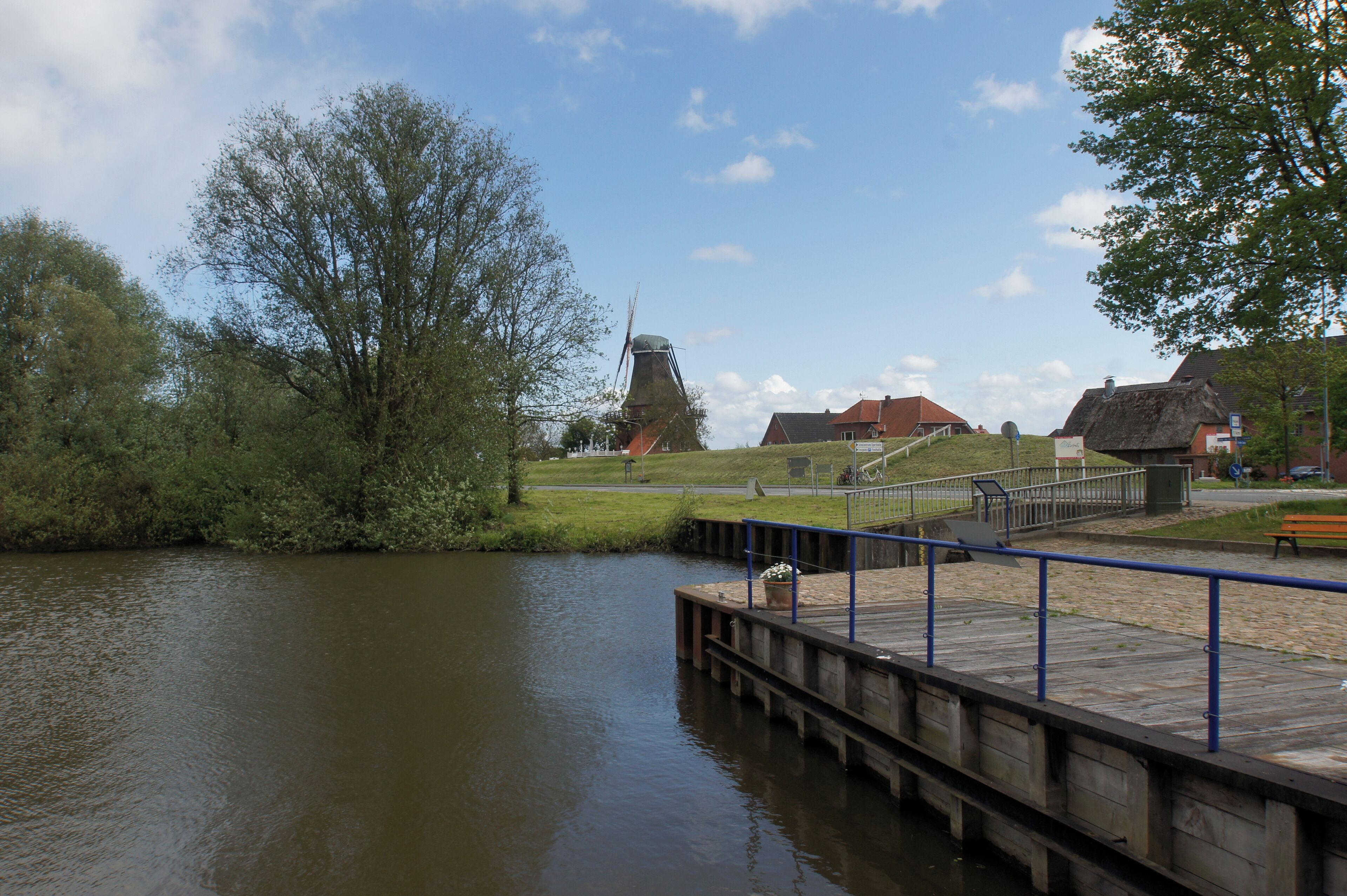 Jork (Borstel (Jork)), Germany: Quay and mouth of the Zester in the Port of Borstel and the wind mill