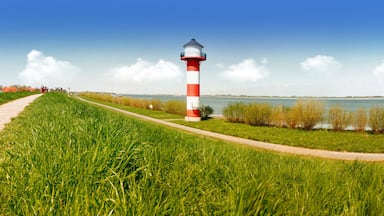 Leuchtturm an der Elbe - Panorama Altes Land.