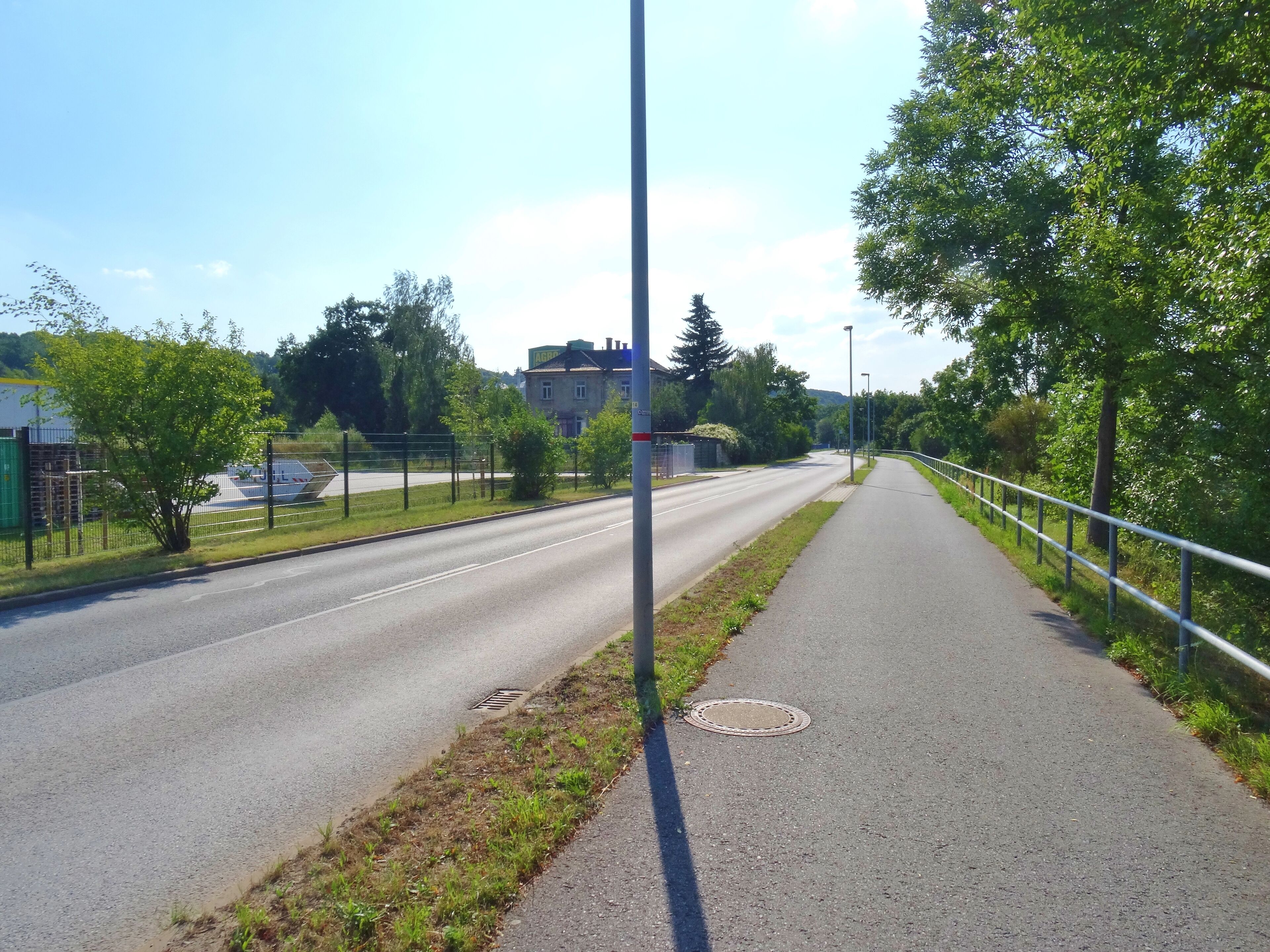 Elbe bike way and Pirna street in Heidenau
