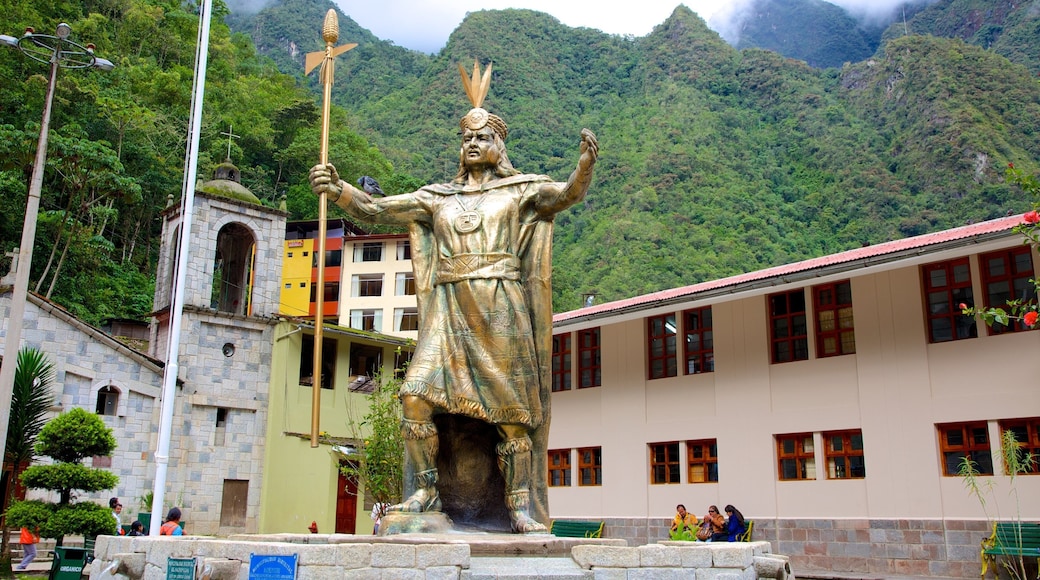 Cuzco qui includes statue ou sculpture et art en plein air