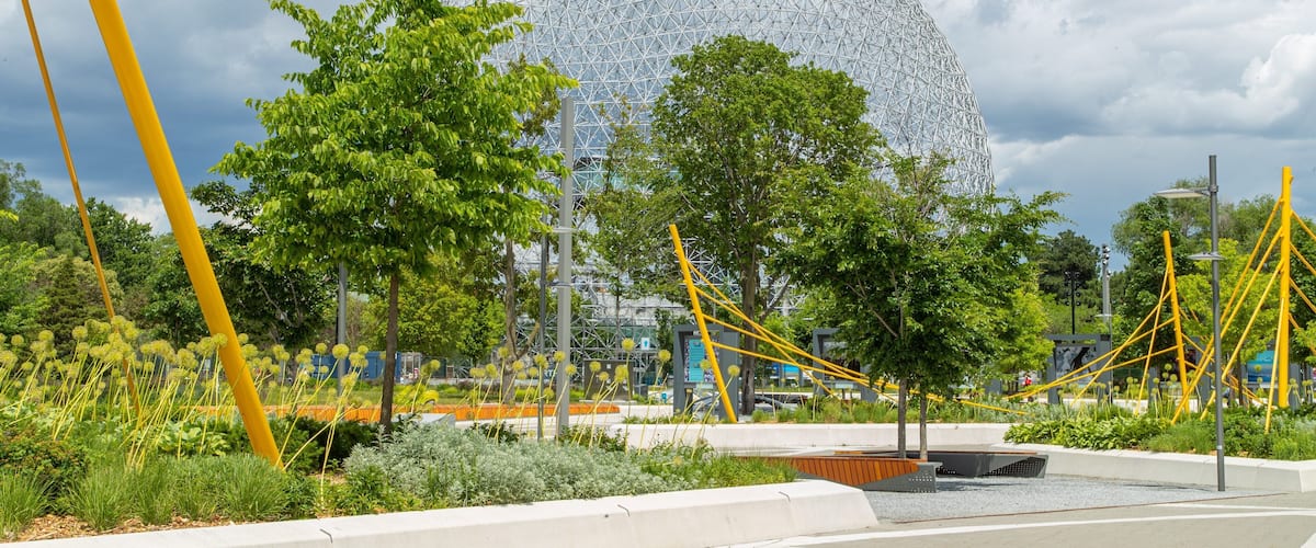 Parc Jean-Drapeau which includes a park and modern architecture