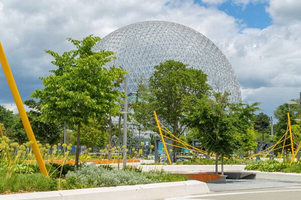 Parc Jean-Drapeau which includes a park and modern architecture