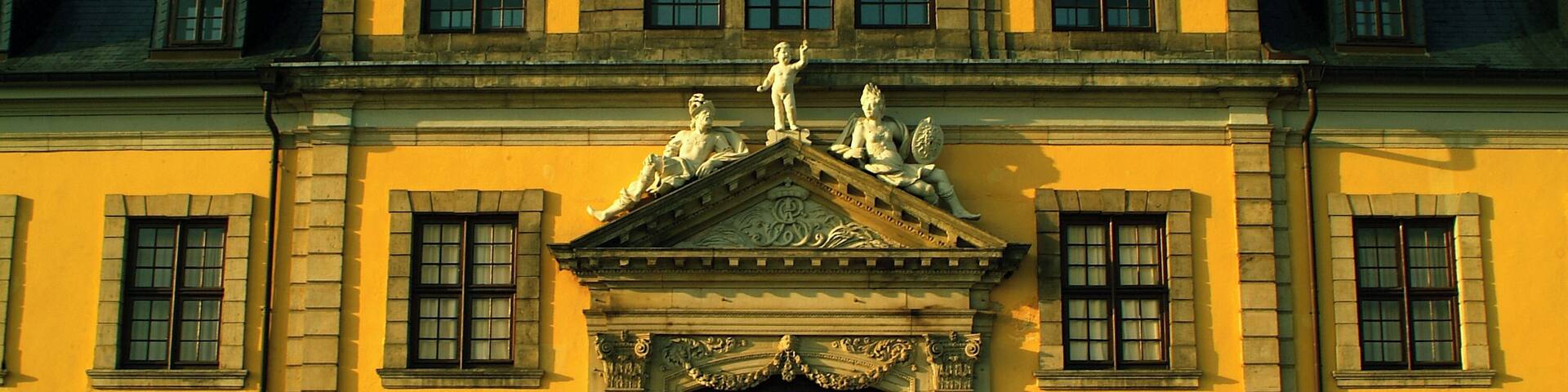 Sie haben bessere Bilder? Sogar ältere? Zeigen Sie' s uns. Allen.