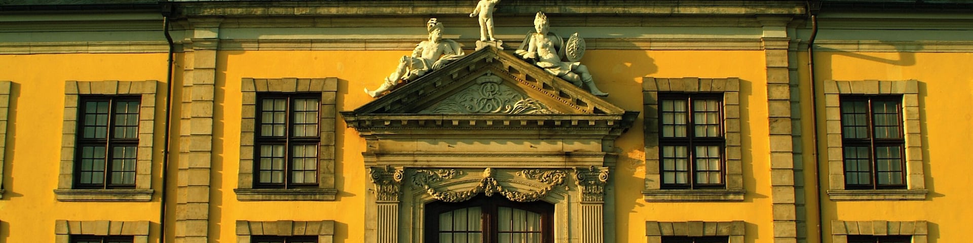 Sie haben bessere Bilder? Sogar ältere? Zeigen Sie' s uns. Allen.