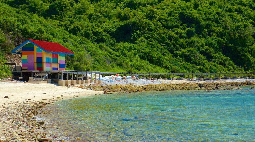 Bãi biển Samae trong đó bao gồm bờ biển lởm chởm và căn nhà