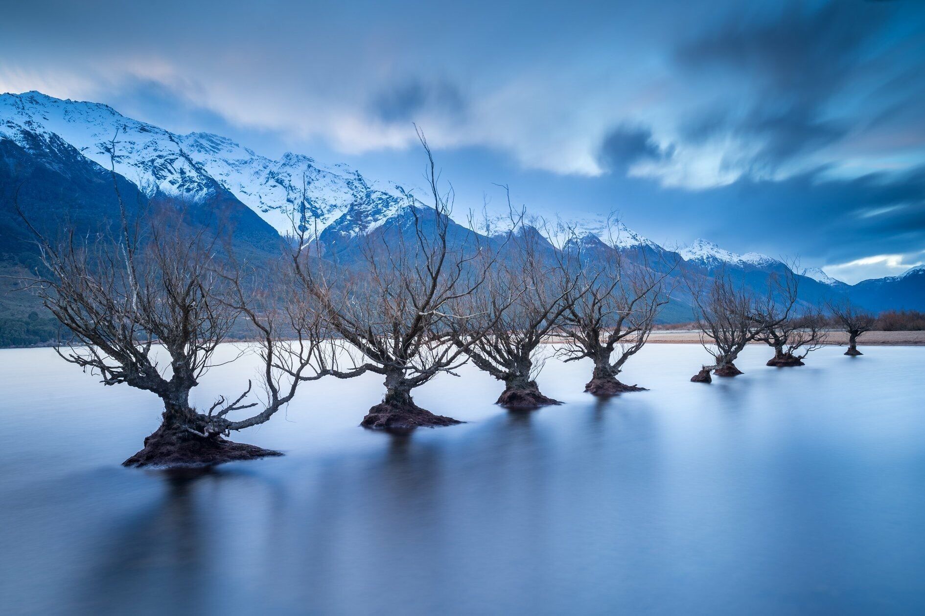 Chromatic atmospheres II Lake Wakatipu NZ
如果我能用语言来讲述故事，我就不必带上相机了。