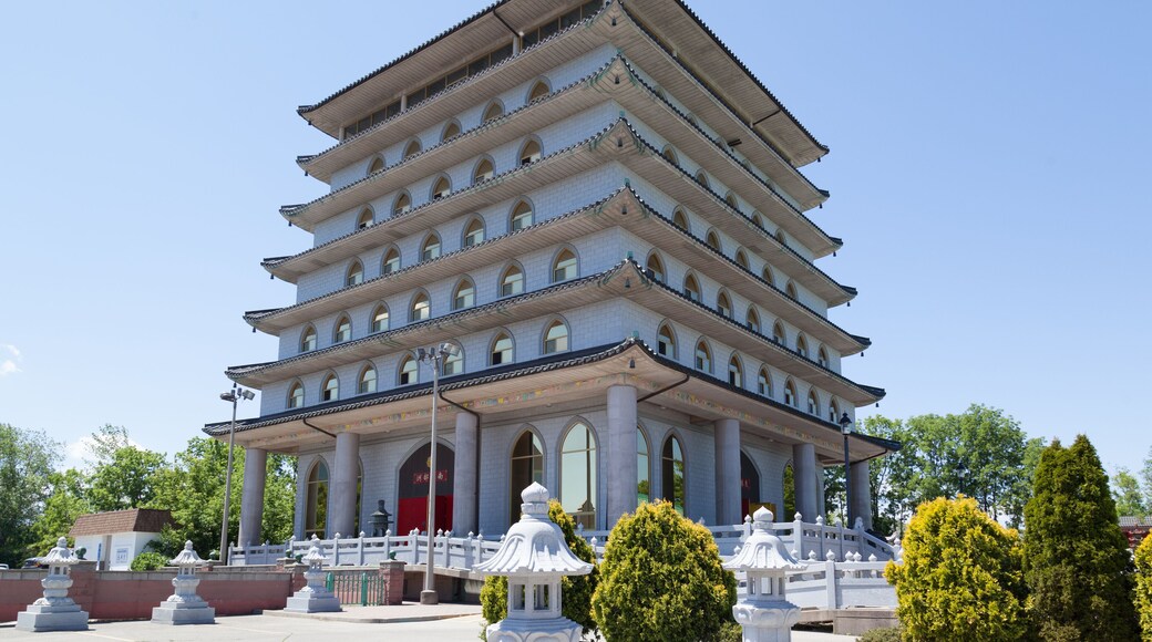 Cham Shan Temple in Niagara Falls, Canada -Ten Thousand Buddhas Sarira Stupa