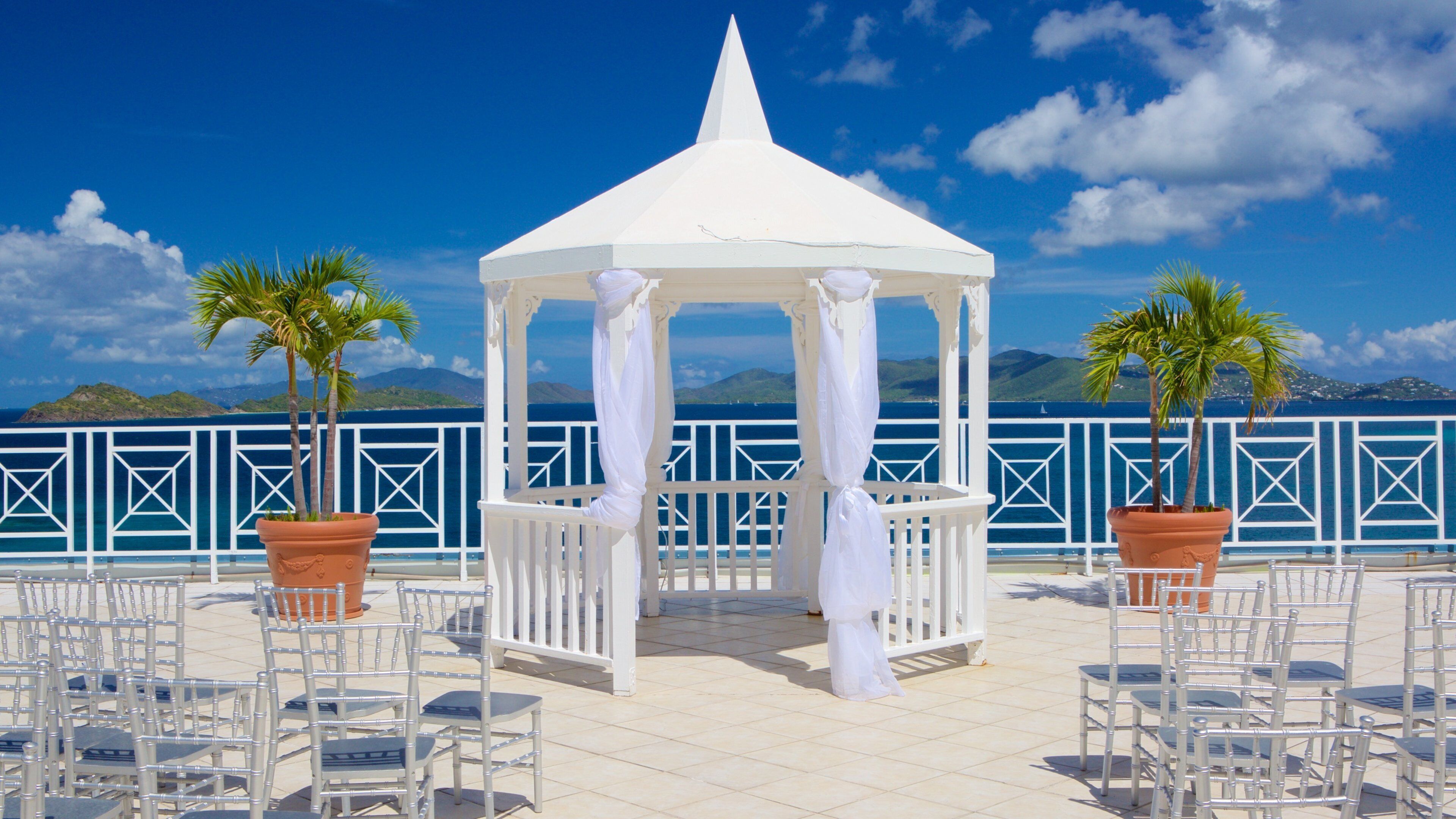 Frydendal mostrando vista general a la costa