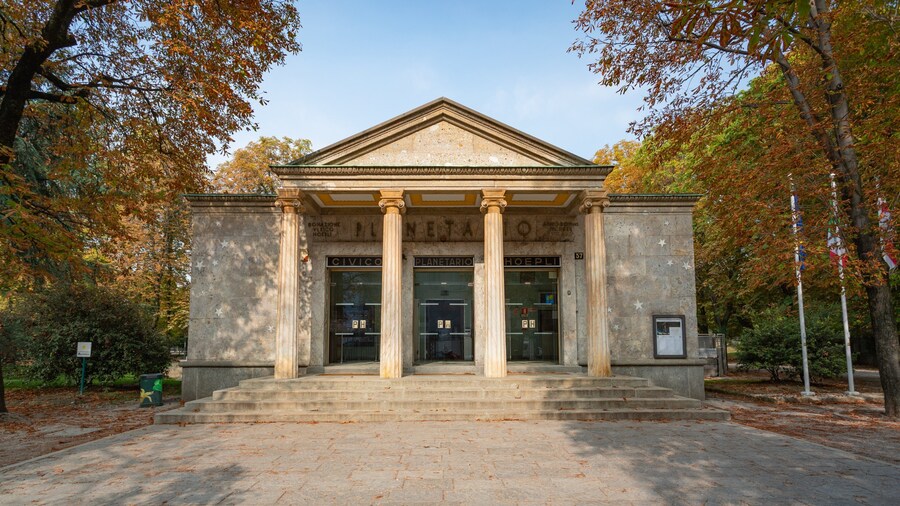 Planetario di Milano featuring heritage architecture