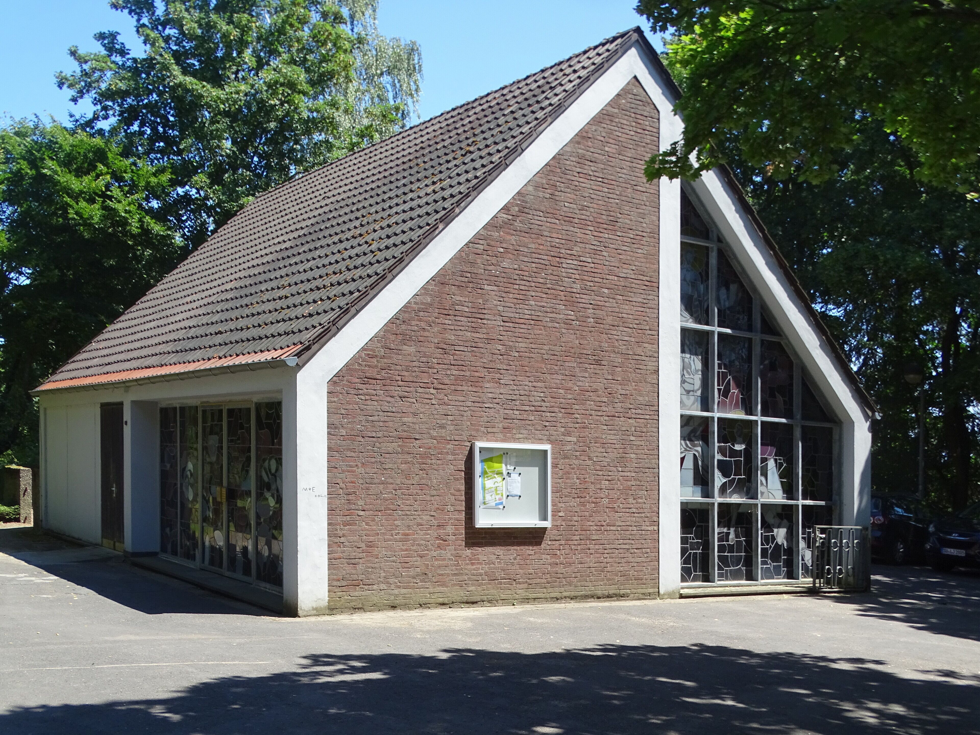 Cemetery hall in the cemetery of Oedekoven, Jungfernpfad
