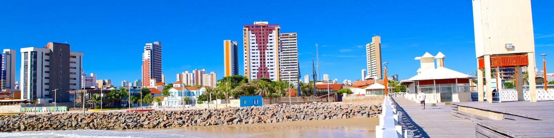 Ponte dos Ingleses featuring a city and a sandy beach