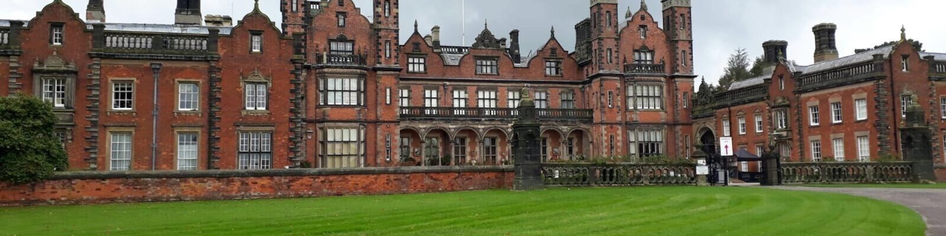 Such a beautiful venue 😍