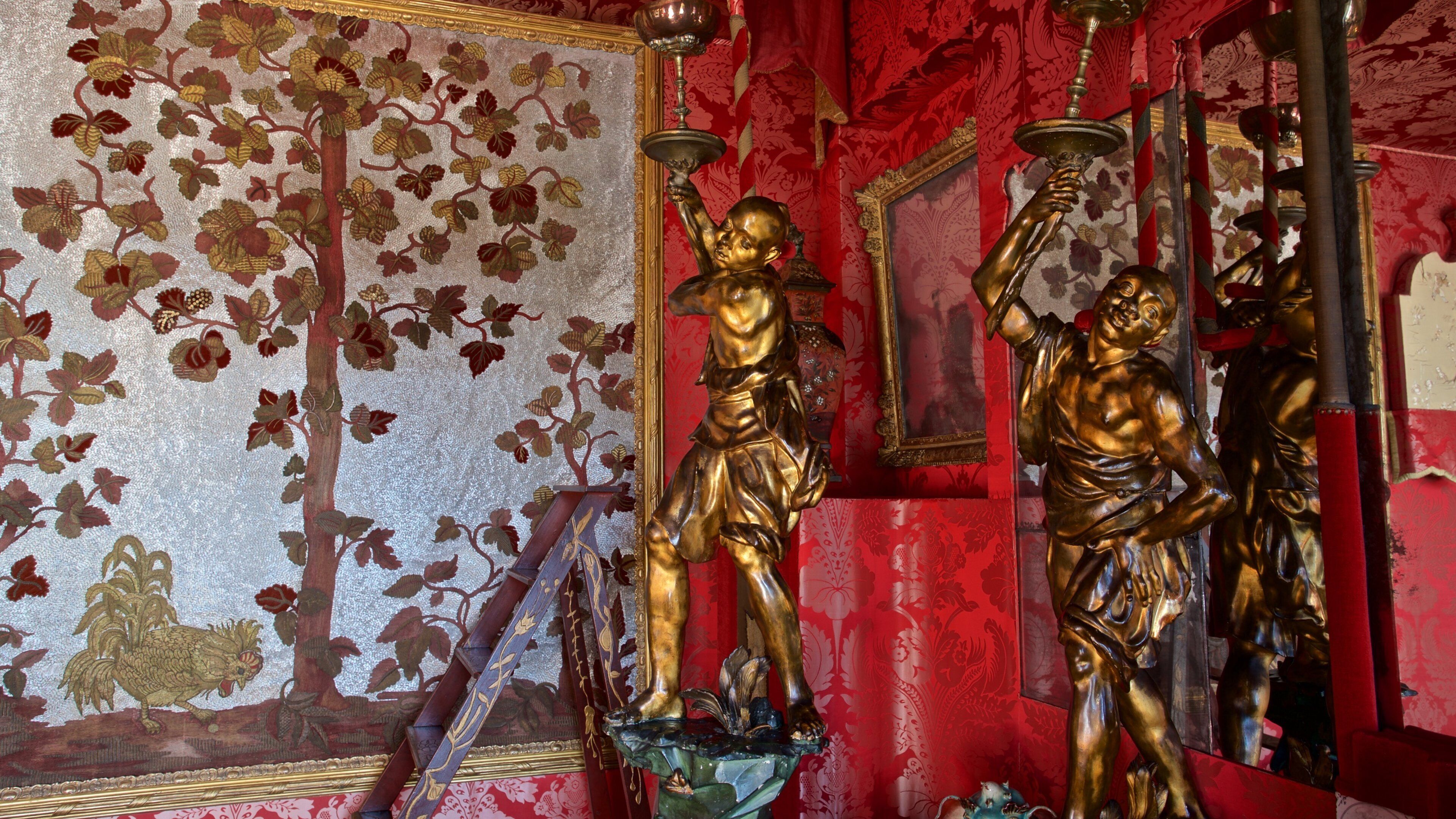 Hauteville House showing interior views, heritage elements and a house