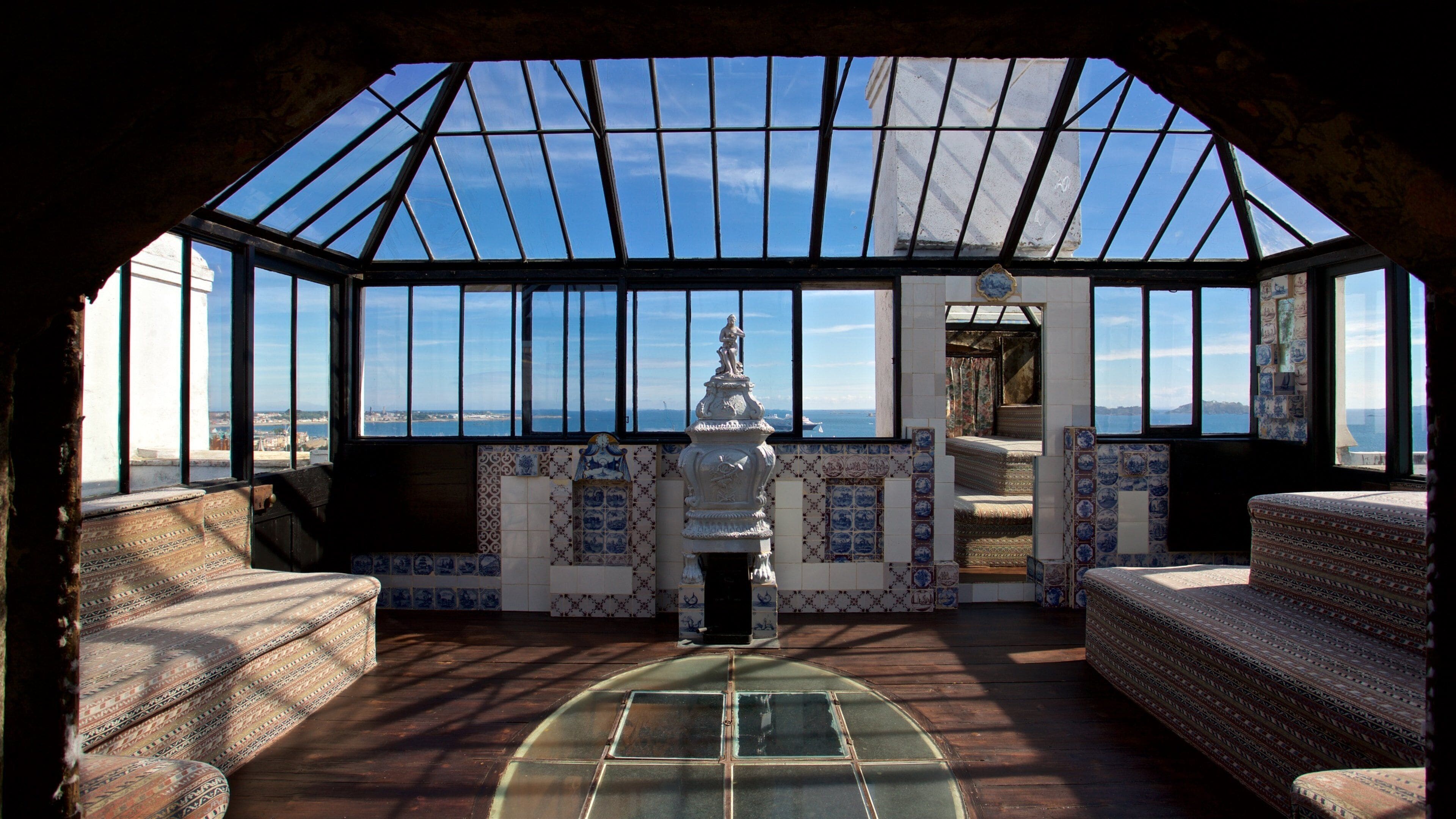 Victor Hugo House which includes interior views, heritage elements and a house