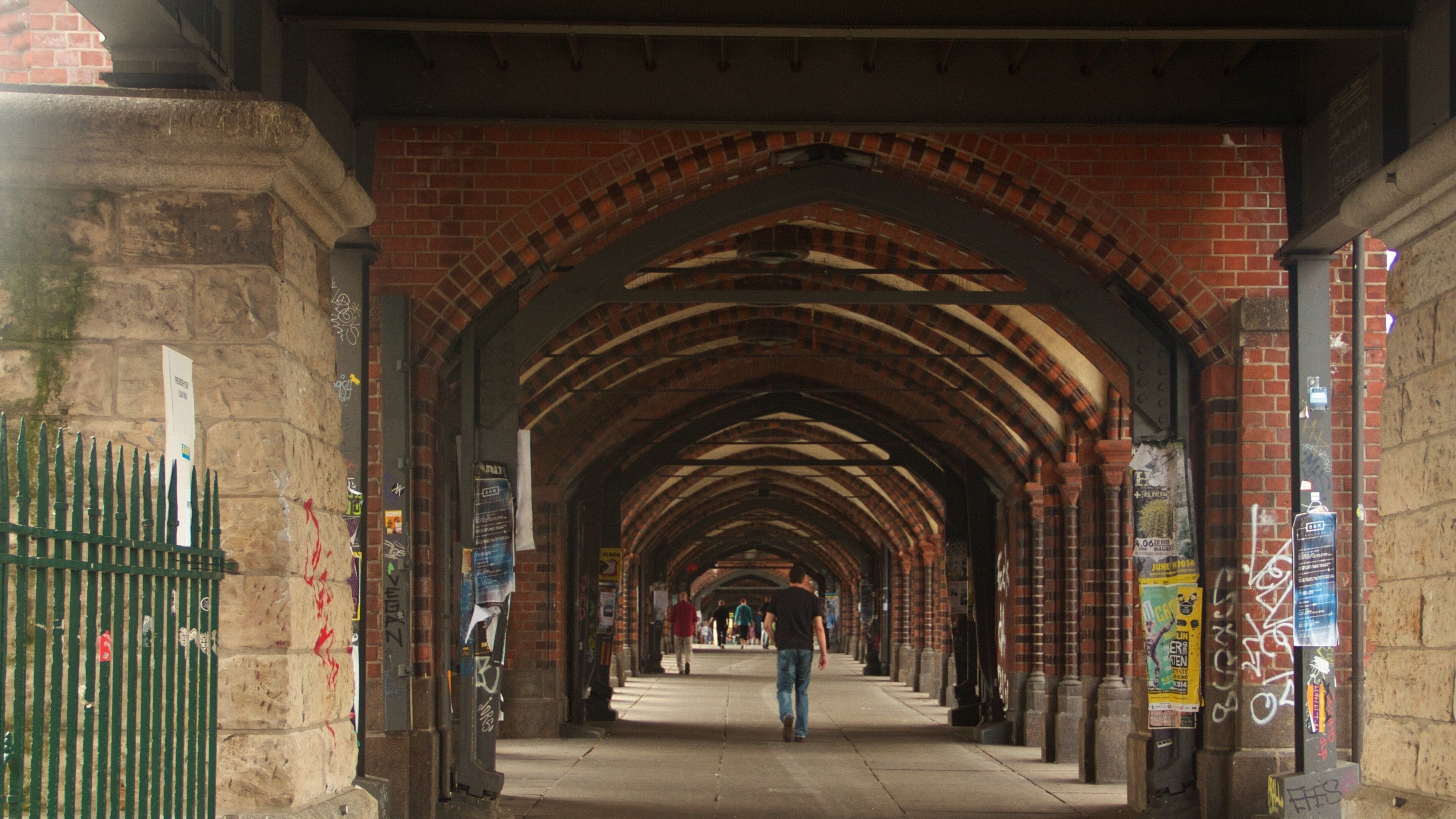 Oberbaum Bridge showing interior views and heritage architecture