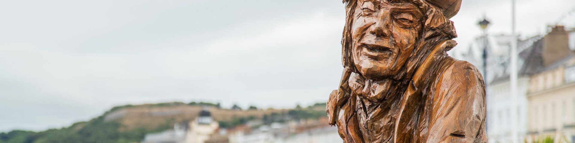 Promenade featuring outdoor art