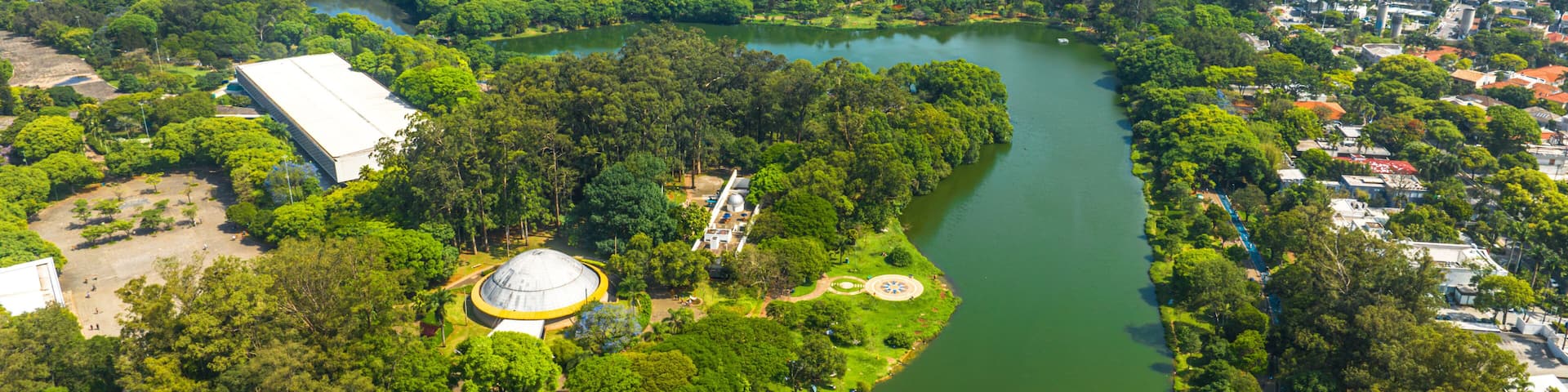 Vista aérea dos bairros Jardim Paulista, Vila Olímpia e Vila Mariana. Nos arredores do Parque Ibirapuera. São Paulo, SP.