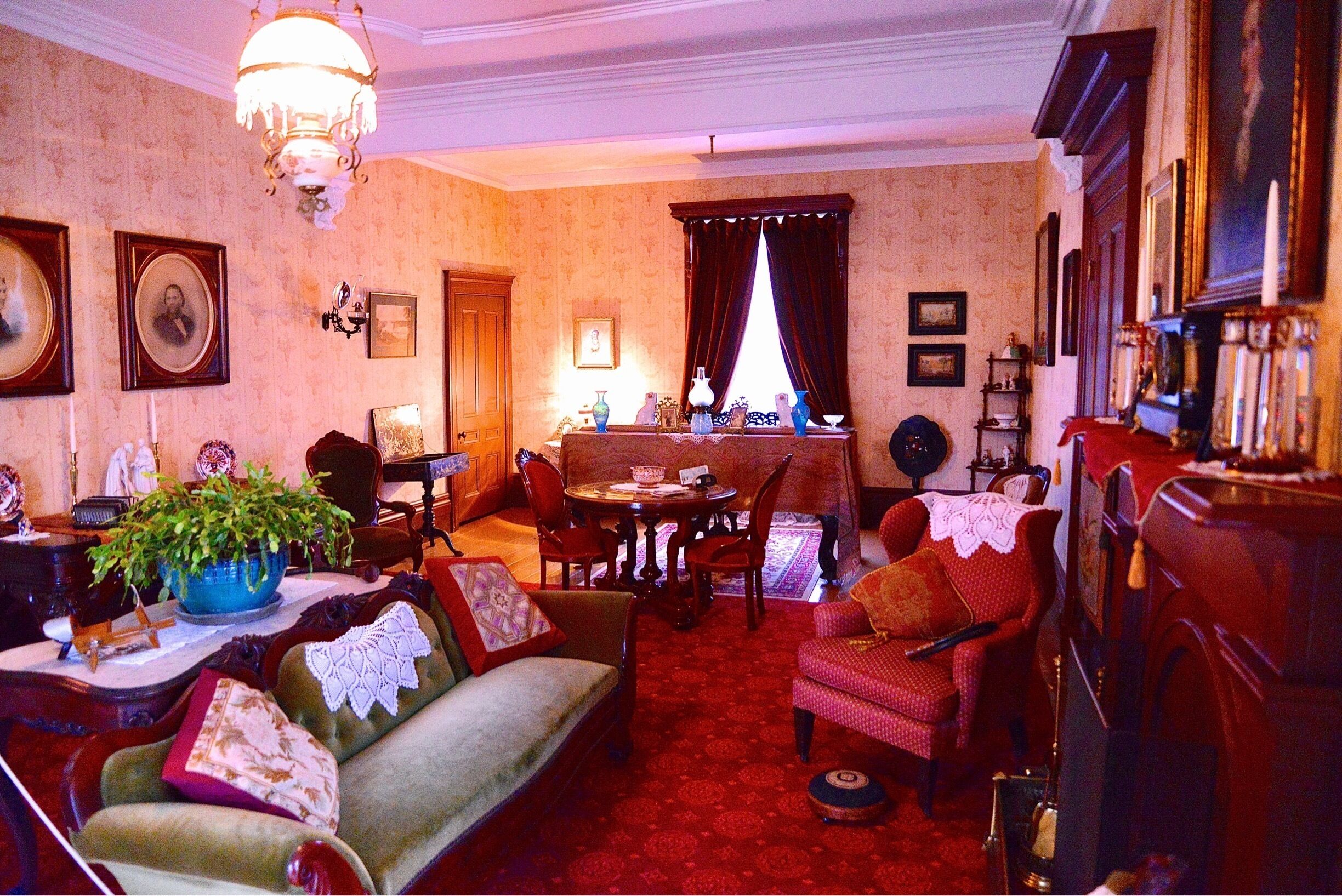 National Historic Sites of Canada: Bell Homestead - The Birthplace of Telephone
The home of Alexander Graham Bell, the teacher of the deaf who invented the telephone. This is the site where he breathed the life into his ideas for a "speaking telephone" in 1874.
#Canada #Brantford