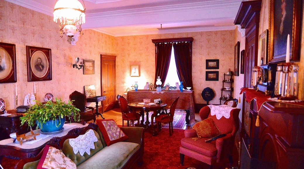 National Historic Sites of Canada: Bell Homestead - The Birthplace of Telephone
The home of Alexander Graham Bell, the teacher of the deaf who invented the telephone. This is the site where he breathed the life into his ideas for a "speaking telephone" in 1874.
#Canada #Brantford