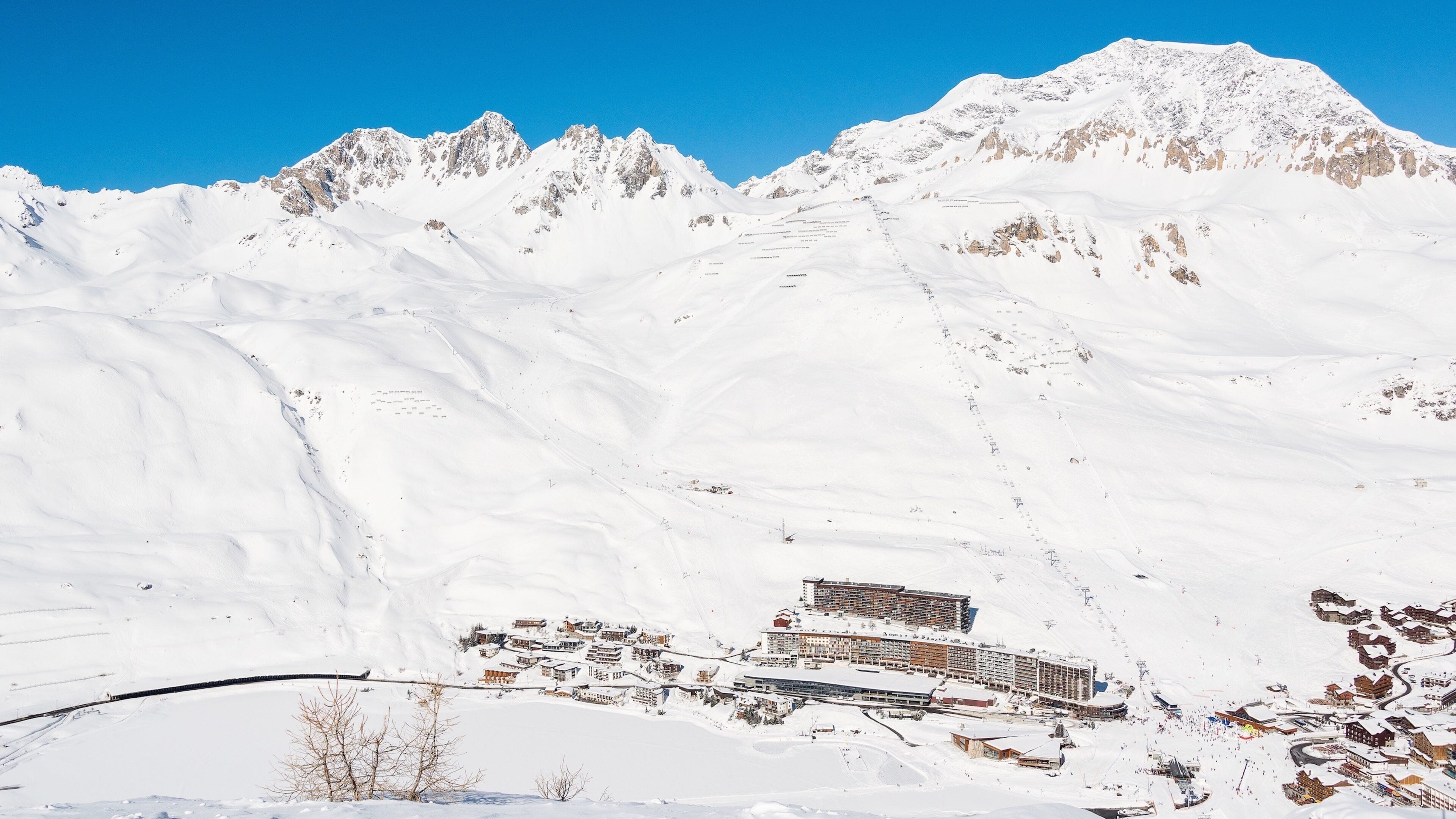 Alpes du Nord which includes landscape views and snow