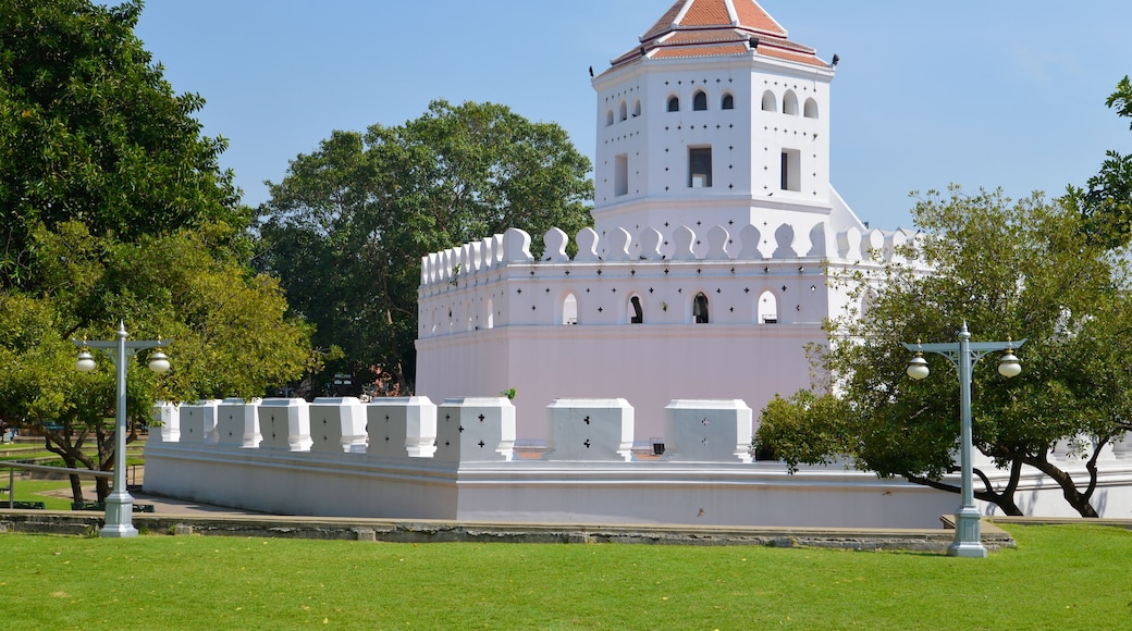 Ancient Phra Sumen fort in the sunny day. View from the Santi Chai Prakan park. Bangkok, Thailand